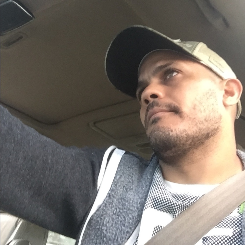 Meet your Posher, Carlos